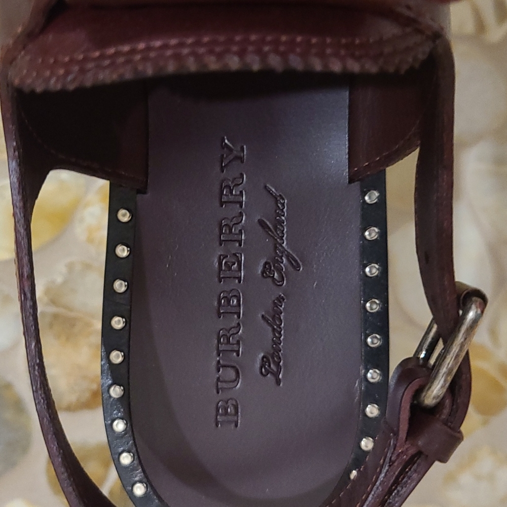 BURBERRY KILTIE FRINGE LEATHER SANDALS - Picture 7 of 16